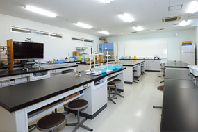 Phòng thí nghiệm vật lý và hóa học (tầng 6)