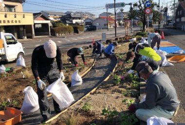 2023年3月14日卒業式会場からそのまま綾町で発表した学生