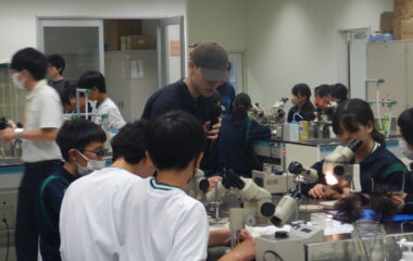 中学生が体験「大学探訪」