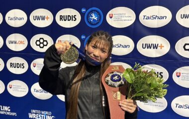 【本学初快挙】レスリング部吉田選手 U20で世界一に‼